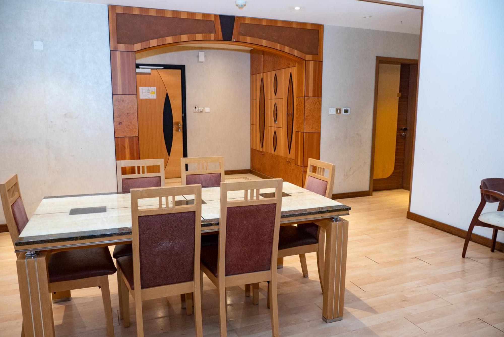 Excelsior Luxury Apartments Манама Екстер'єр фото